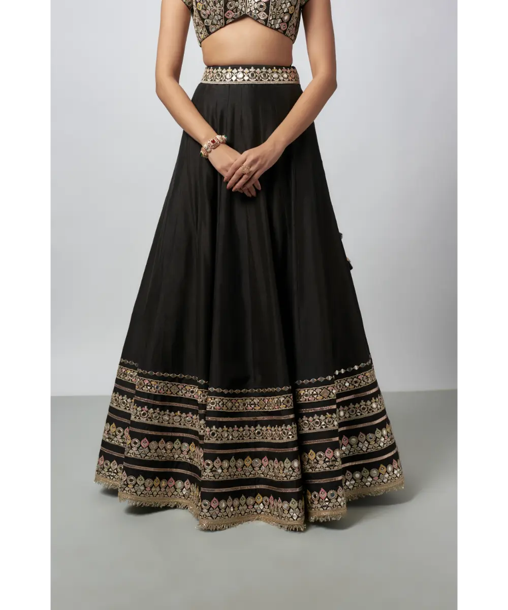 GOPI VAID- Maanyata Lehenga Set